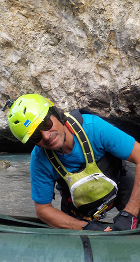 Patrick Frehner, international zertifizierter Instruktor und Expert auf Kanadier, WW Kajak, Seekajak, Wildwasserrettung, Outdoor- und Survivalguide